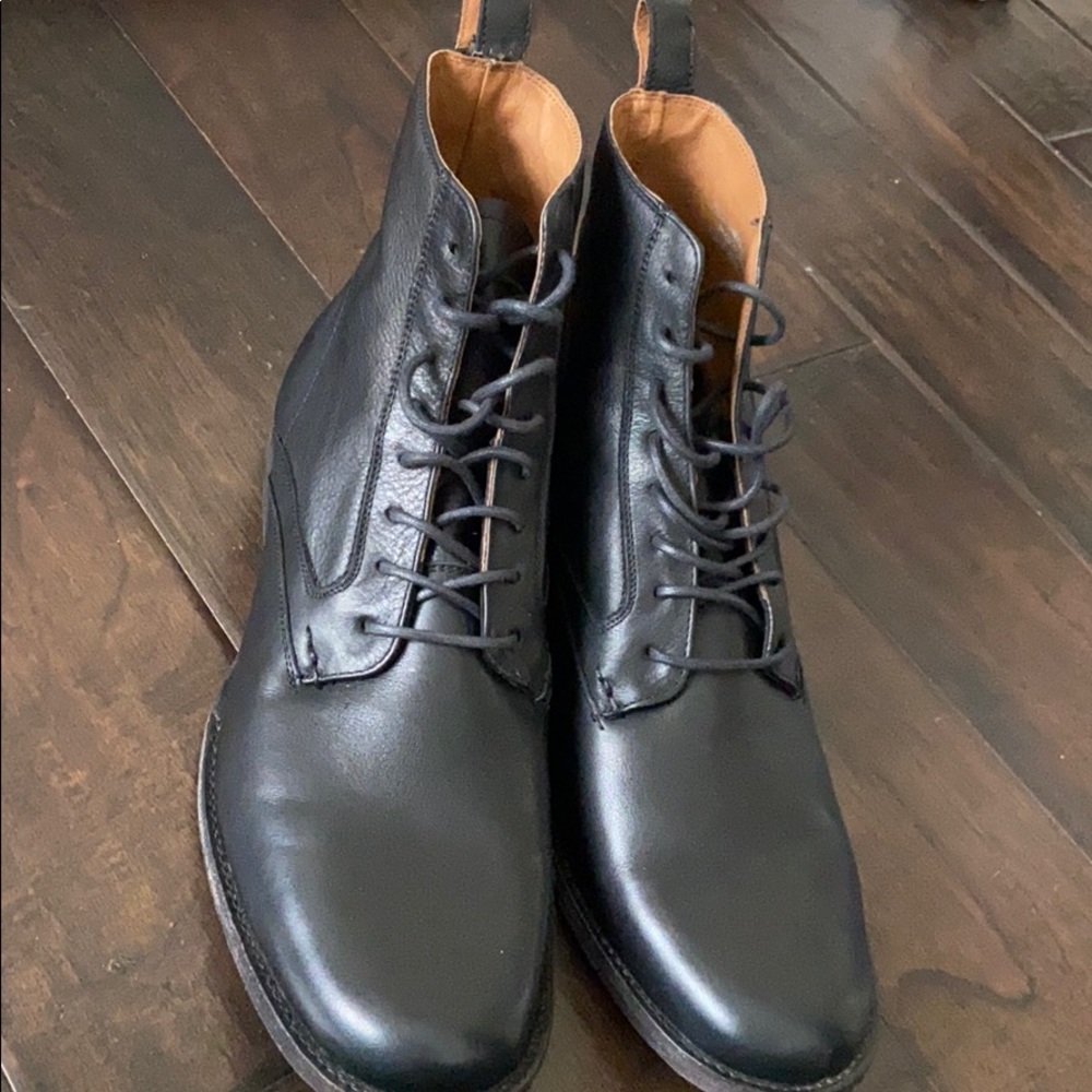 Frye Phillip black lace up boots